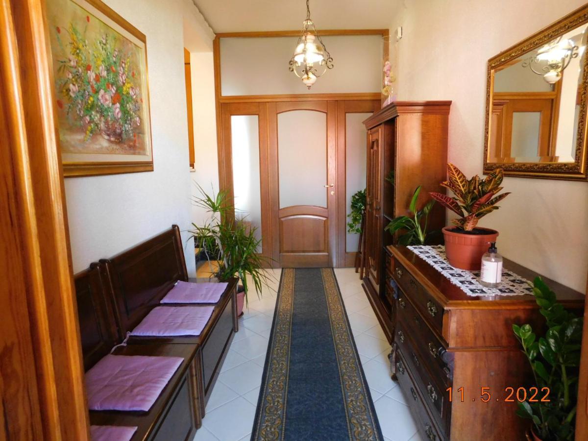 B&B Divino Cabras Exterior photo